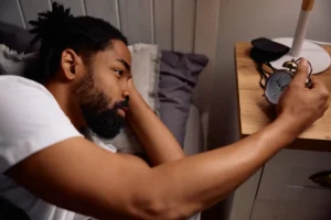 voici les meilleures heures pour arrêter de manger avant de se coucher