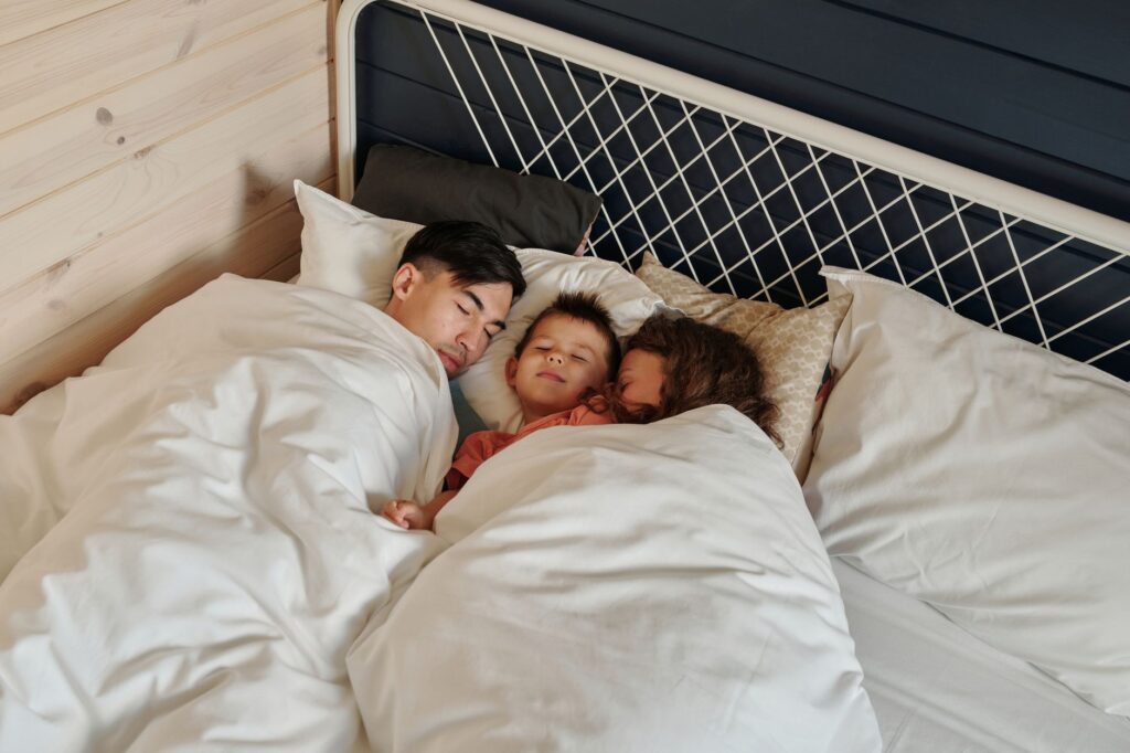 Personne dormant tard un matin de week-end