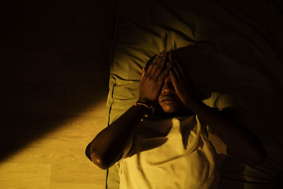 Paralysie du sommeil : pourquoi votre cerveau se réveille mais pas votre corps